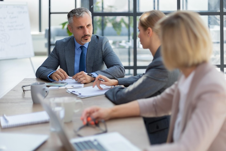 Two approaches to legal advice